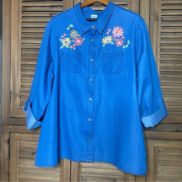 BLAIR Blue denimlite, floral embroidered convertible sleeve button down size 3XL - Picture 3 of 11